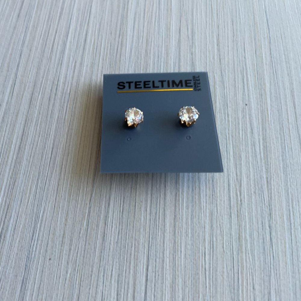Crystal studs - Picture 3 of 11